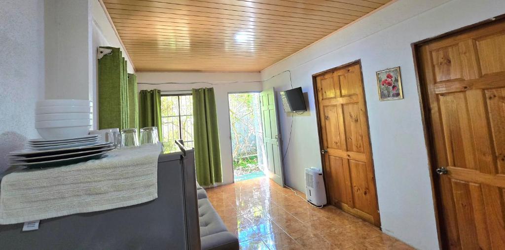 Kuchyň nebo kuchyňský kout v ubytování Hostel Cattleya - Monteverde, Costa Rica