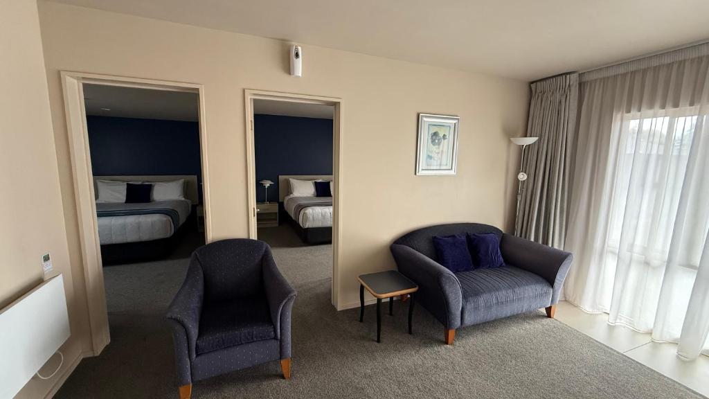 Posezení v ubytování The Suites Ashburton