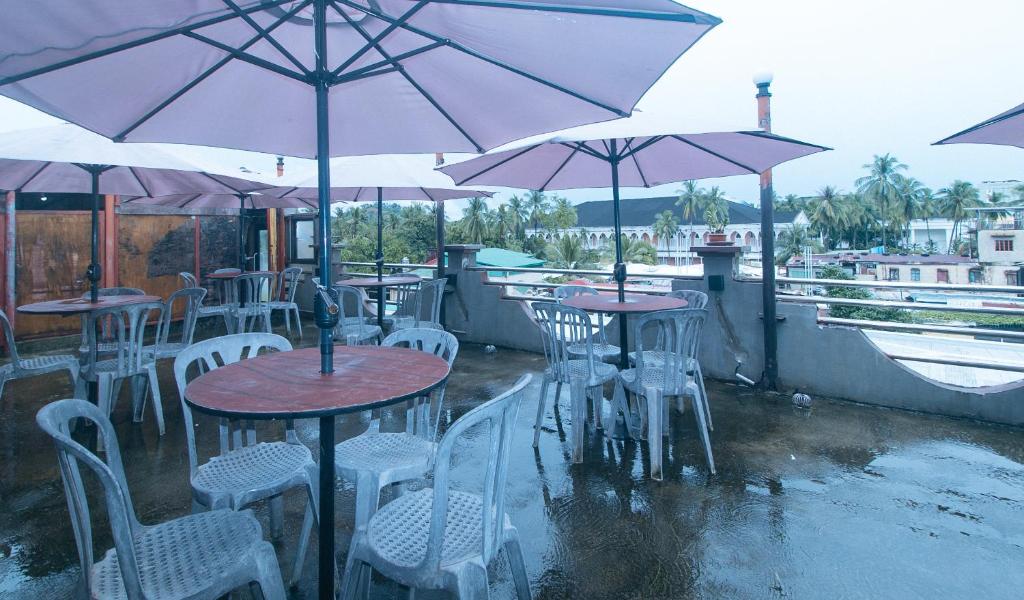 Výhled na řeku, která protéká v blízkosti hotelu
