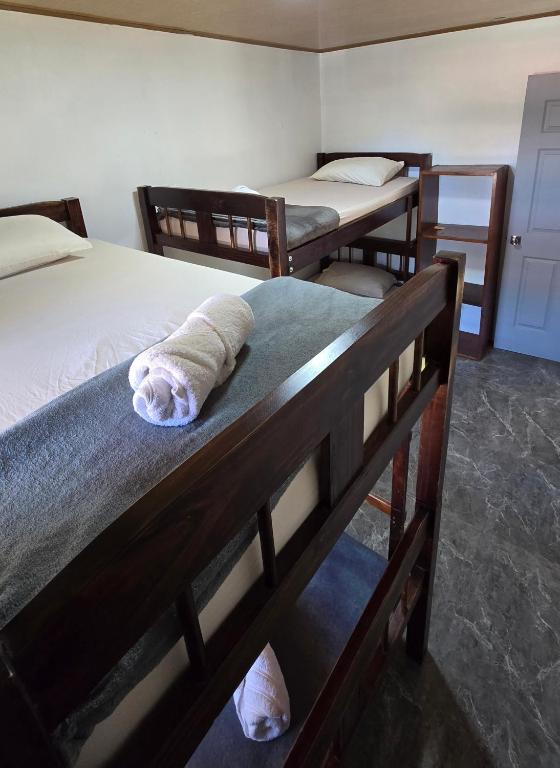Postel nebo postele na pokoji v ubytování Hostel Cattleya - Monteverde, Costa Rica