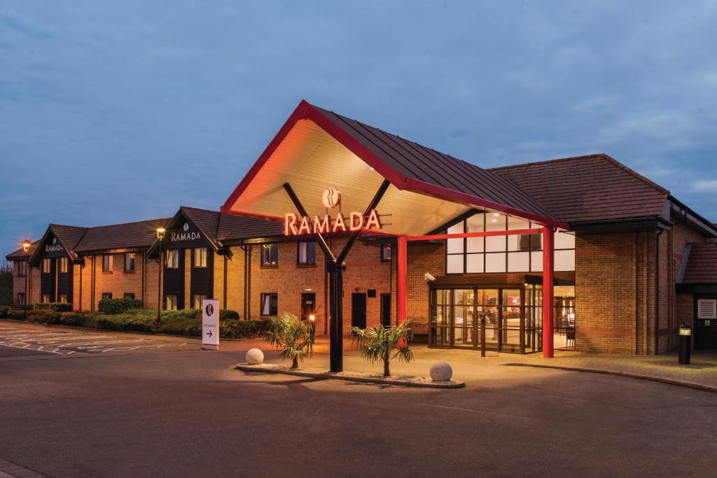 Ramada Cambridge - Resim 43