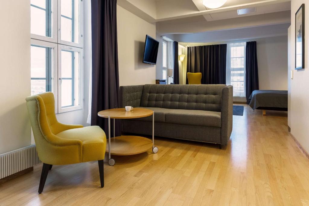 Posezení v ubytování Scandic Grand Marina