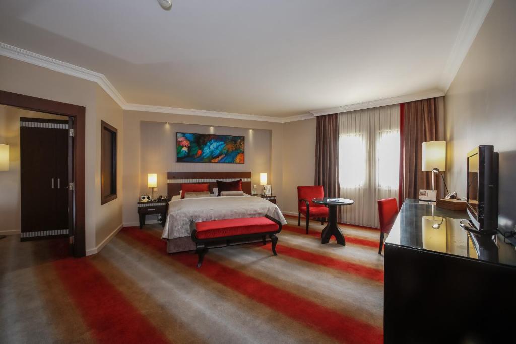 Almira Hotel Thermal Spa & Convention Center - Familiensuite