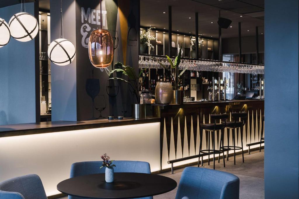 Lounge nebo bar v ubytování Scandic Opalen