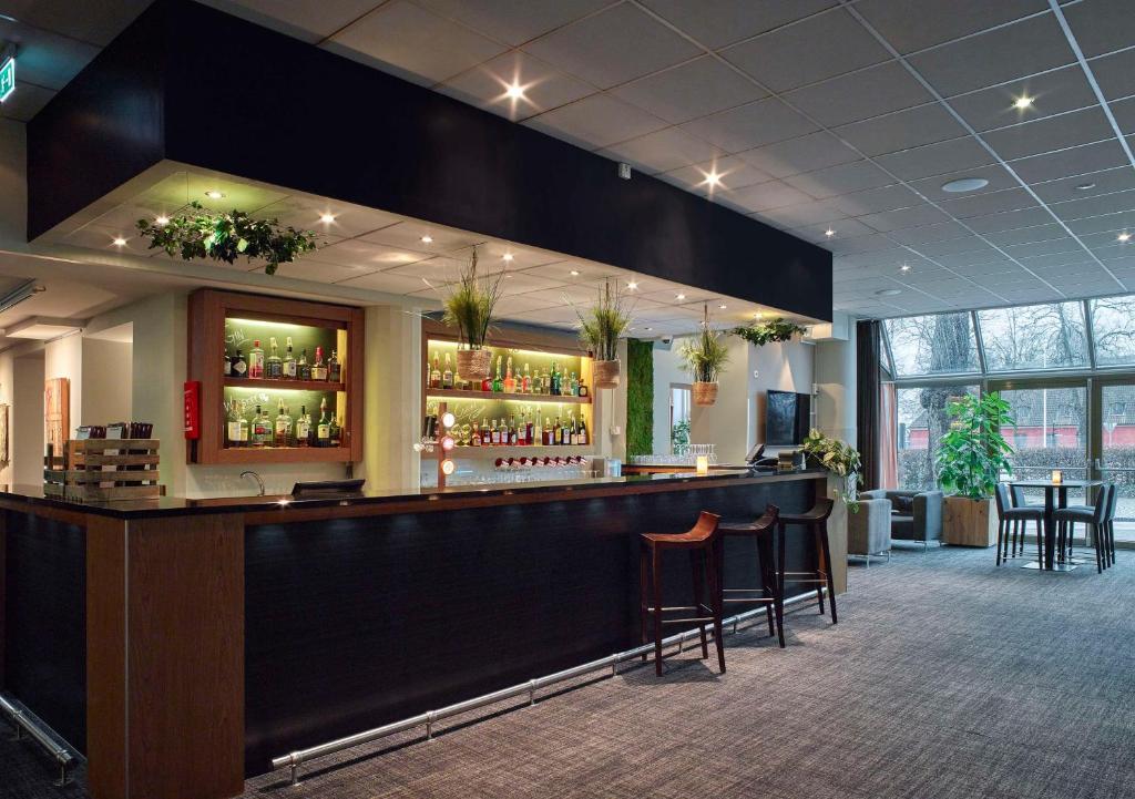 Lounge nebo bar v ubytování Scandic Hallandia