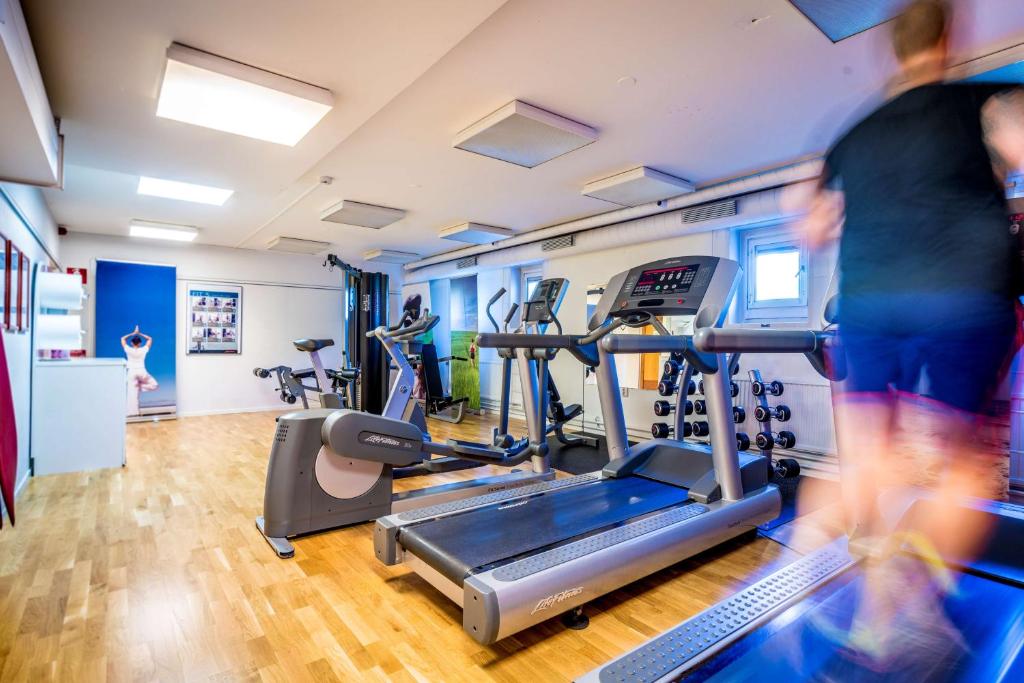 Fitness centrum a/nebo fitness zařízení v ubytování Scandic Kalmar