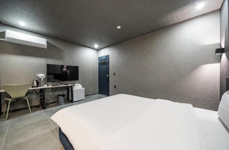 TV a/nebo společenská místnost v ubytování Moonstay Hotel Cheonan