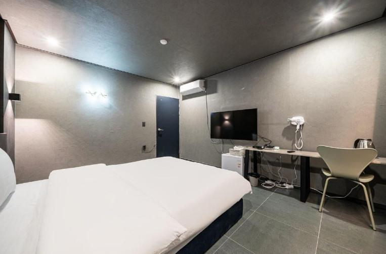 TV a/nebo společenská místnost v ubytování Moonstay Hotel Cheonan