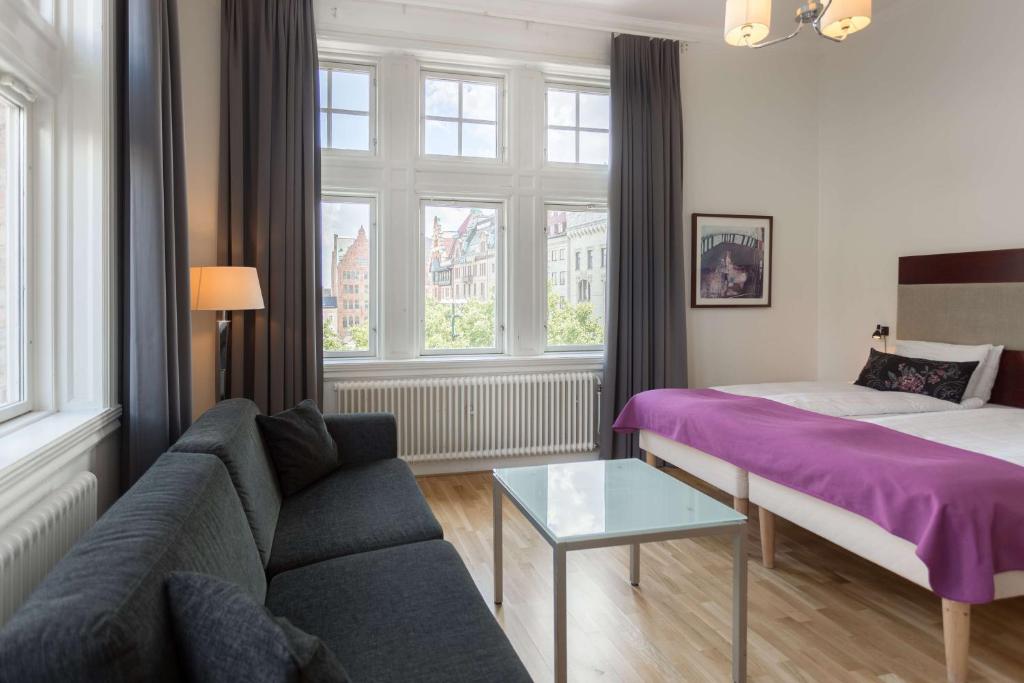 Postel nebo postele na pokoji v ubytování Scandic Stortorget
