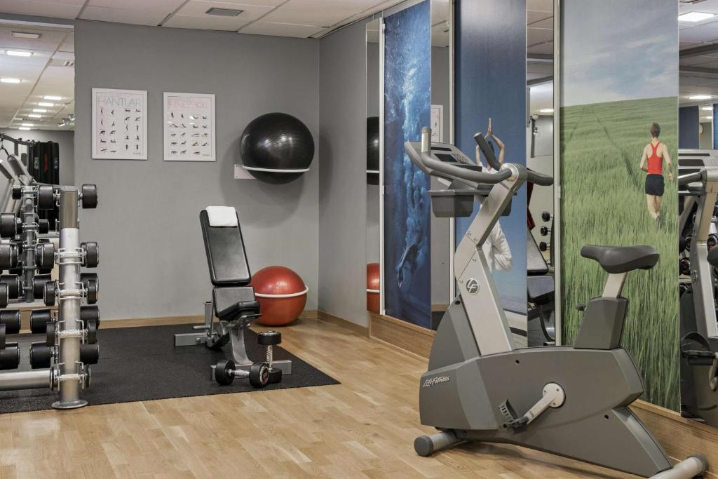 Fitness centrum a/nebo fitness zařízení v ubytování Scandic Norrköping Nord
