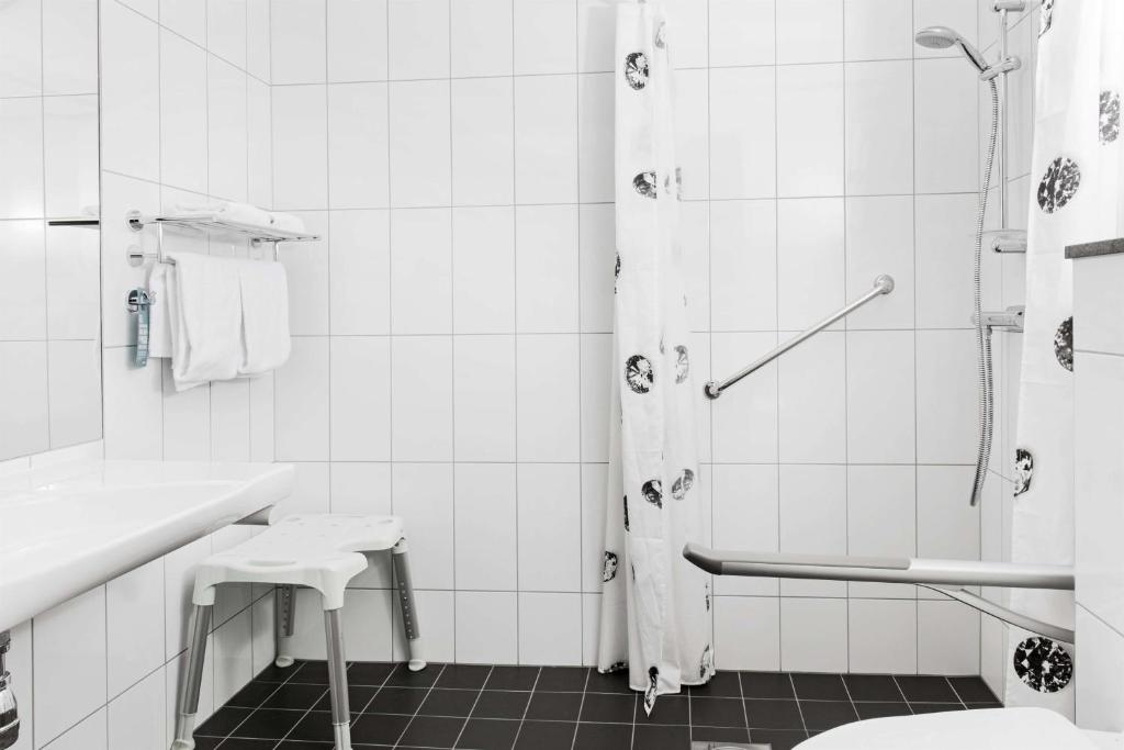 Koupelna v ubytování Scandic Norrköping Nord