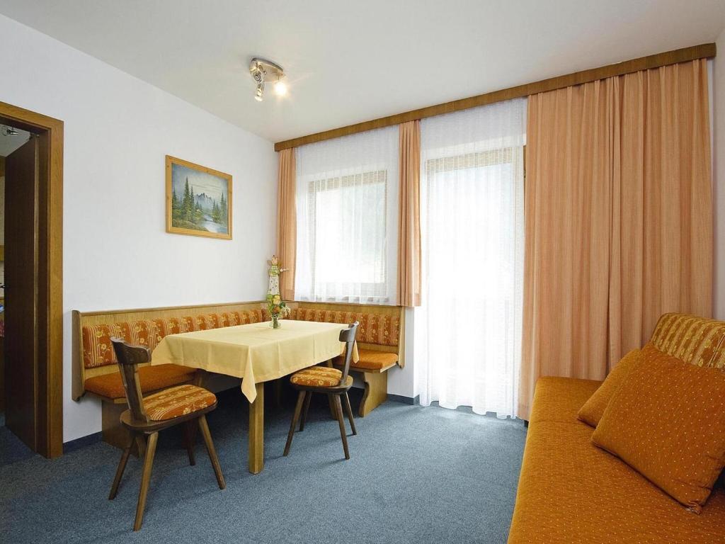 Posedenie v ubytovaní Flat with sep entrance
