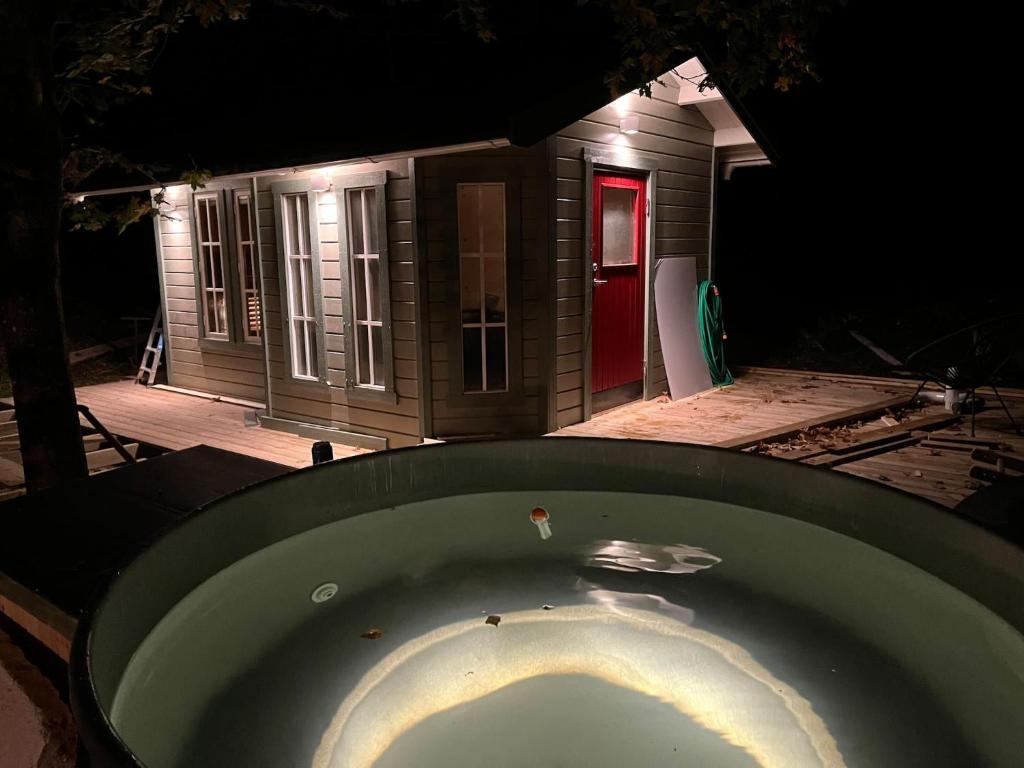 Gallery image of House with hot tub sauna 300 meters to lake Boat included in Brokind