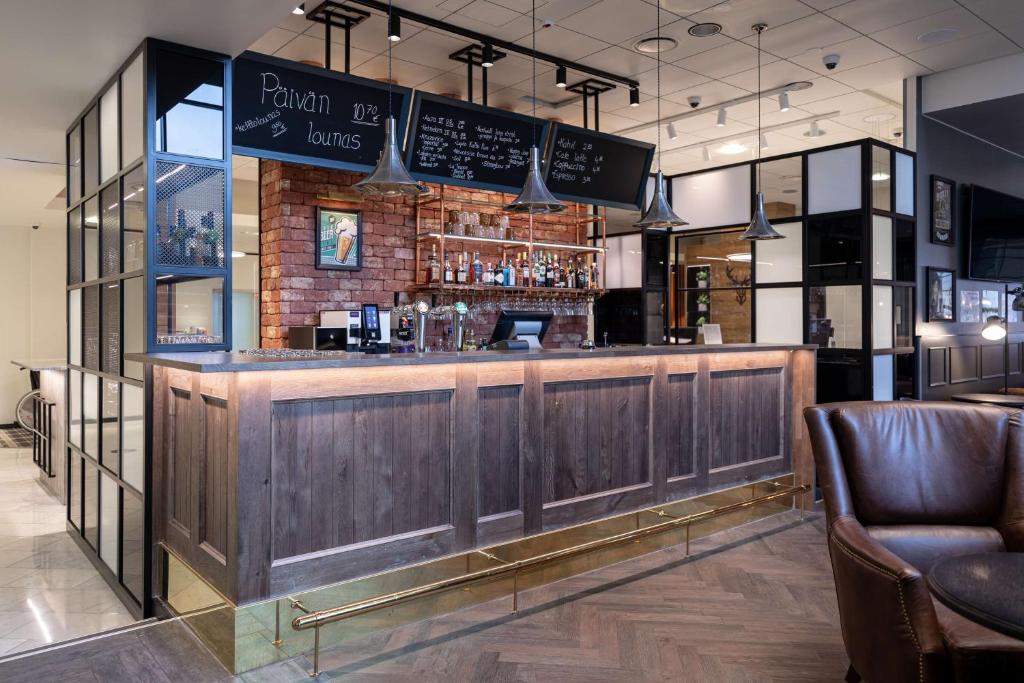 Lounge nebo bar v ubytování Scandic Pasila
