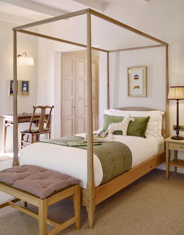 Een bed of bedden in een kamer bij Spier Hotel and Wine Farm