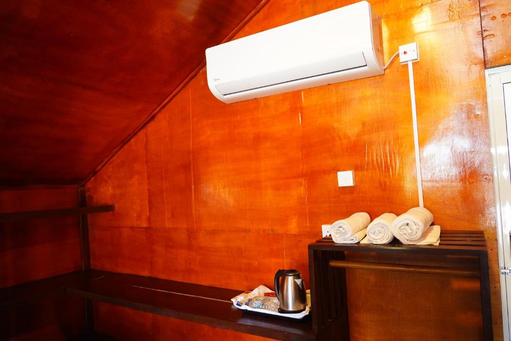 Golden Beach Hotel & Restaurant - 8