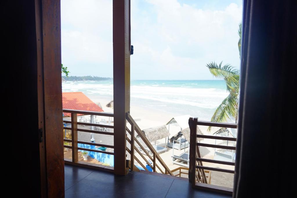 Golden Beach Hotel & Restaurant - 5