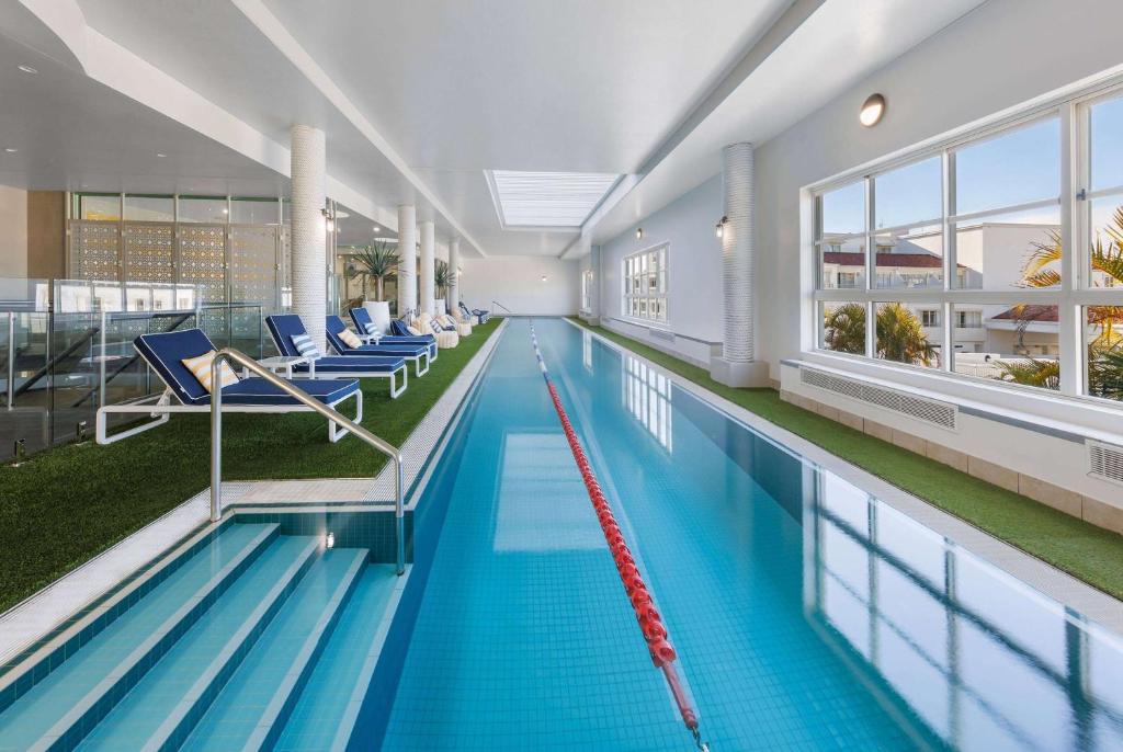 Bazén v ubytování Ramada Resort by Wyndham Shoal Bay nebo v jeho okolí