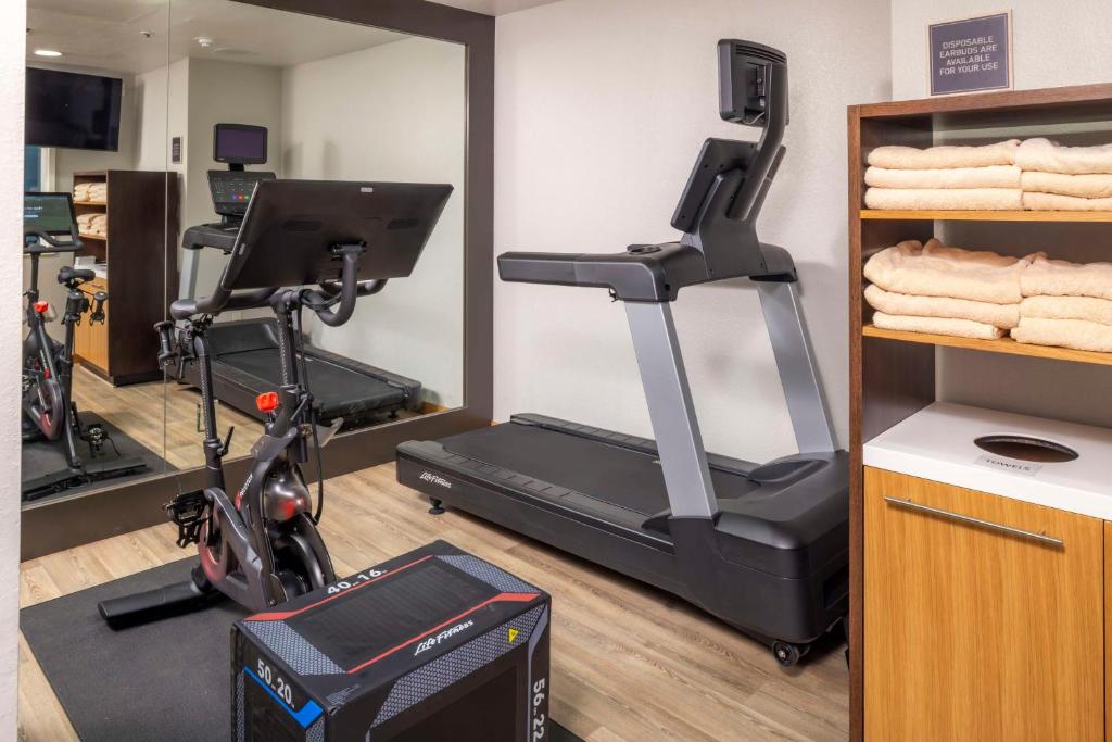 Fitness centrum a/nebo fitness zařízení v ubytování Homewood Suites by Hilton Jackson