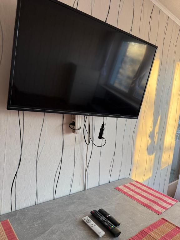 TV a/nebo společenská místnost v ubytování Gesamte Unterkunft WLAN & Parkplatz - Backnang