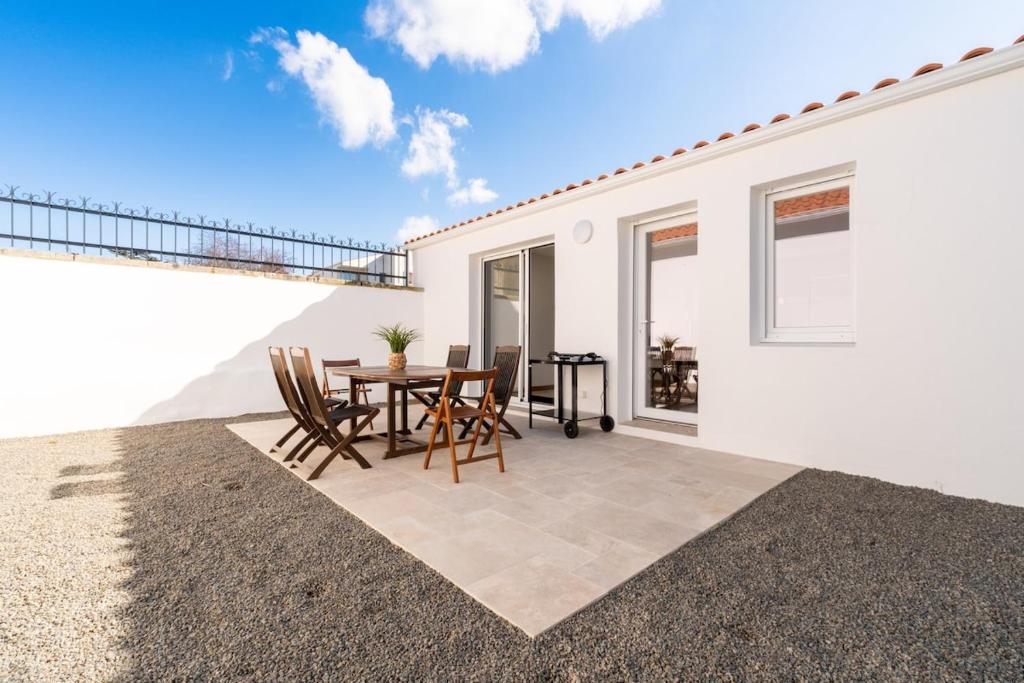 Photo de la galerie de l'établissement Maison Centre Ville avec jardin, à Challans