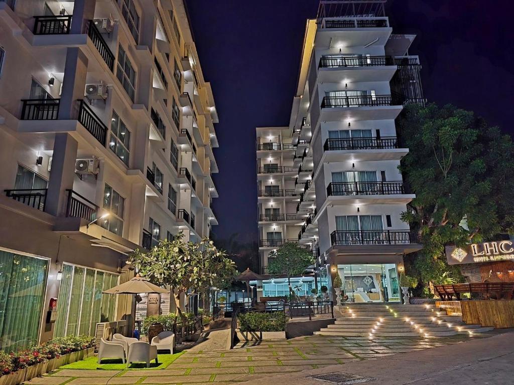 LHC HOTEL AND RESORT - Resim 1