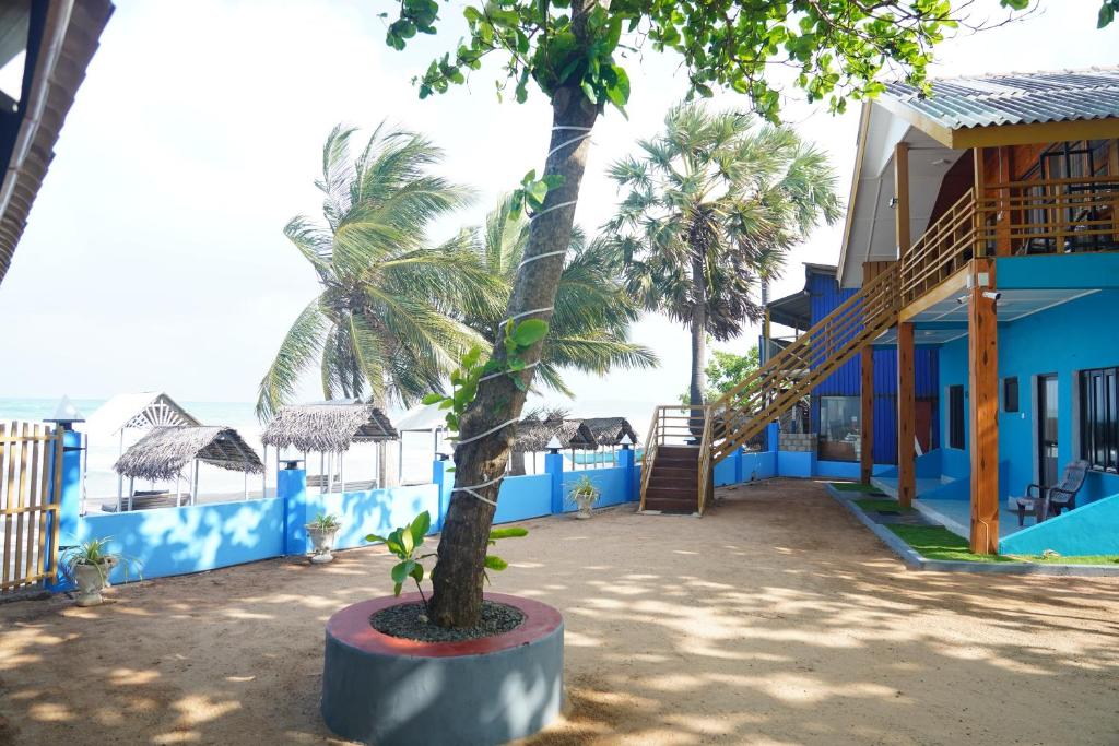 Golden Beach Hotel & Restaurant - 14