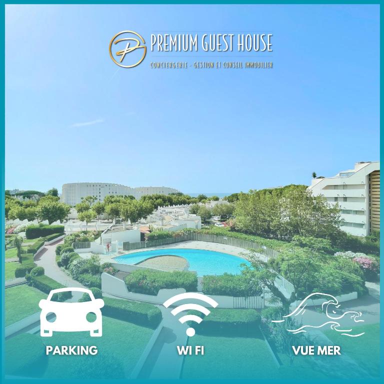 une affiche pour une maison de golf avec une voiture garée à côté d'une piscine dans l'établissement PGH N4 - Vue Mer, Piscine & Parking Privé, à La Grande Motte