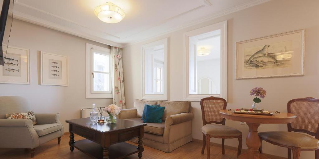 Gatto Perso Luxury Studios And Apartments - 5