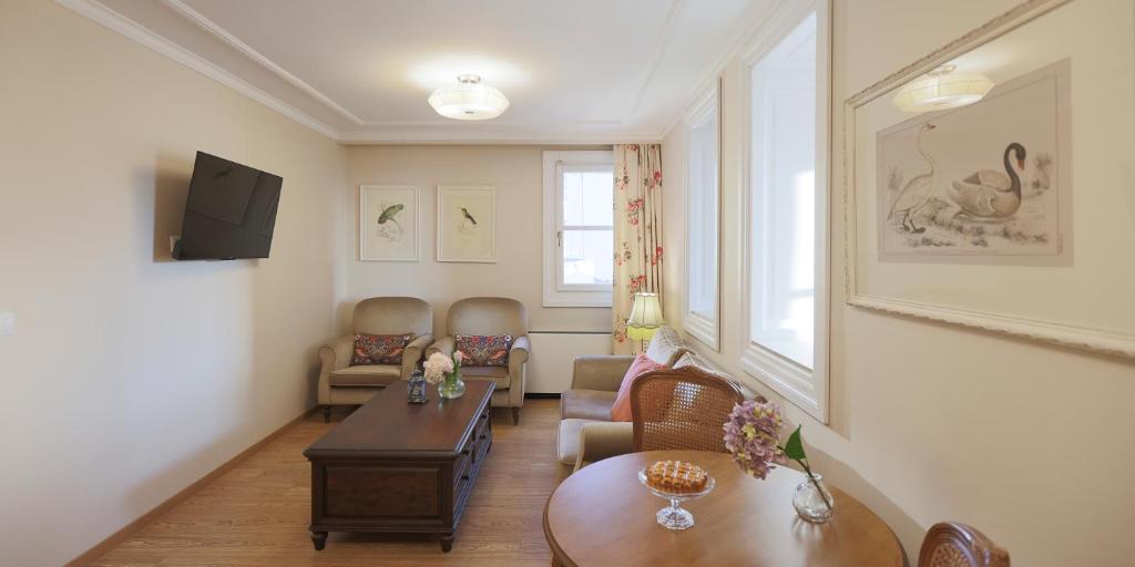 Gatto Perso Luxury Studios And Apartments - 19