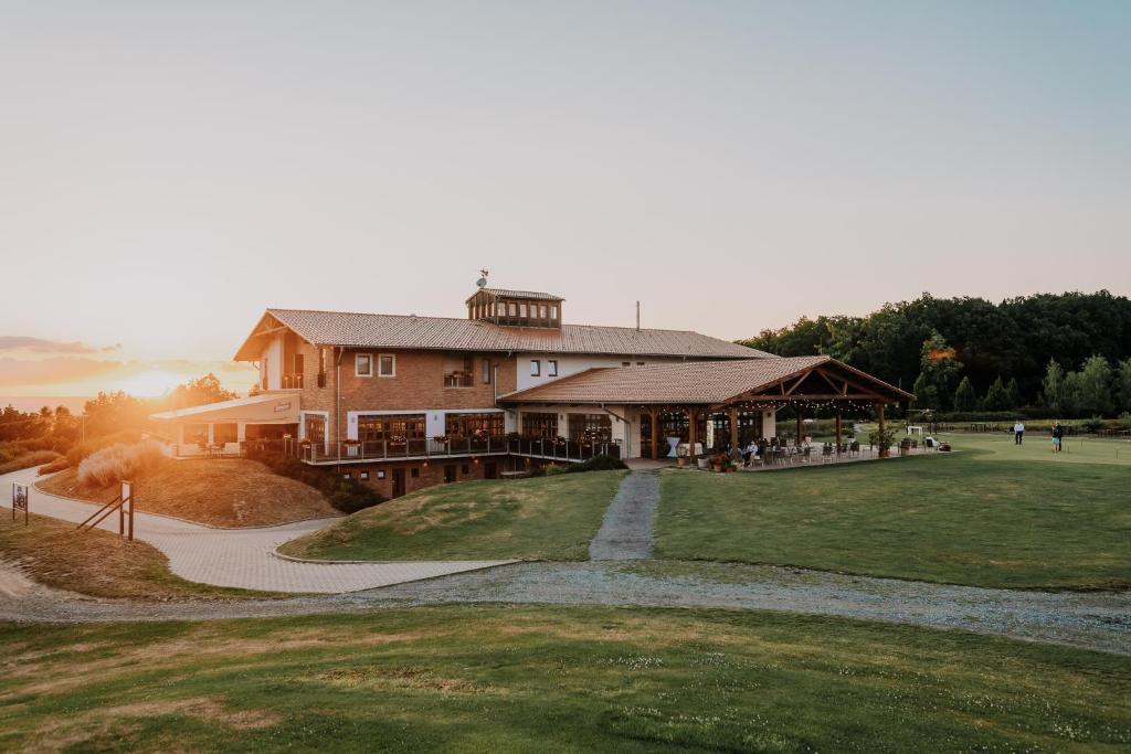 Gallery image of Hotel Golf Resort Olomouc in Dolany