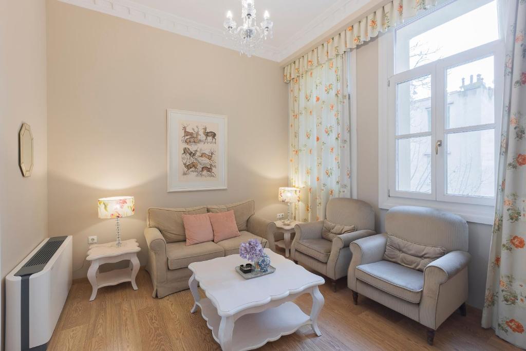 Gatto Perso Luxury Studios And Apartments photo