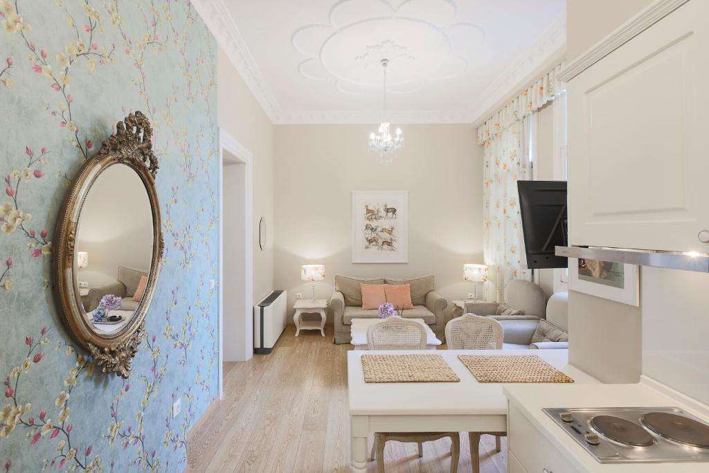 Gatto Perso Luxury Studios And Apartments photo