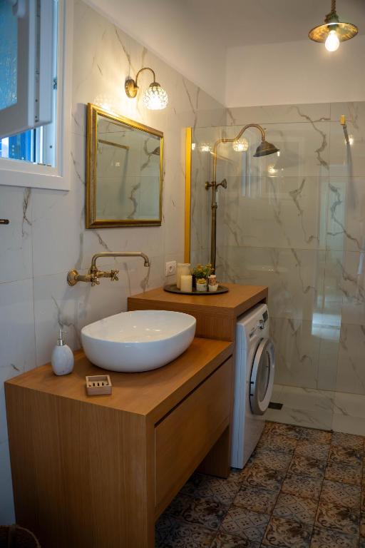 Bagno di Captains' house