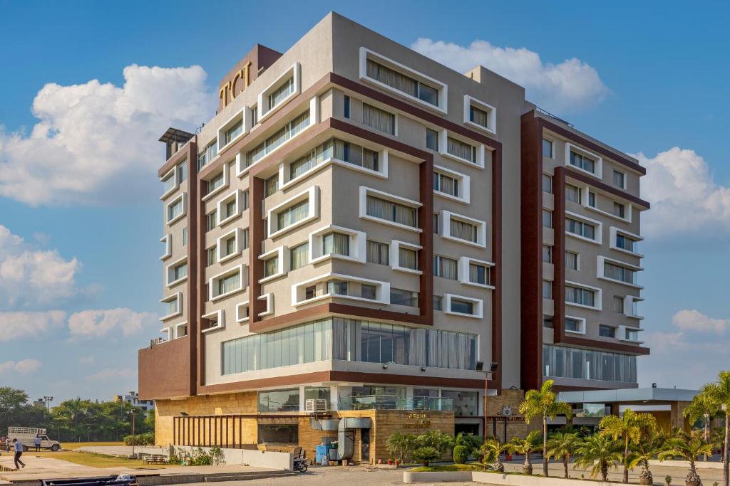 The Chandra Leela Hotel, Indore (updated prices 2025)