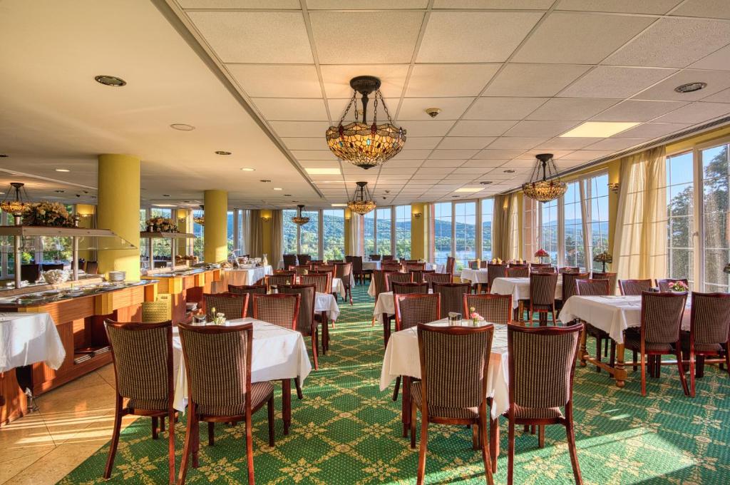 Restaurace v ubytování Hotel Bellevue Esztergom