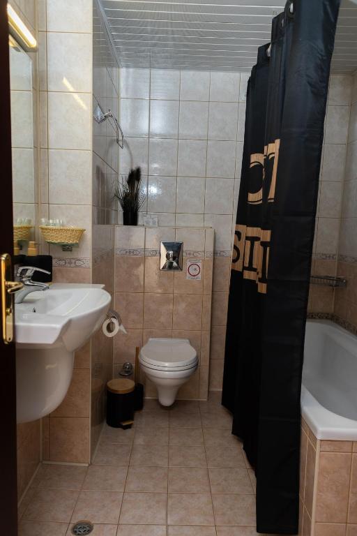 Koupelna v ubytování Boutique Hotel St. Stefan