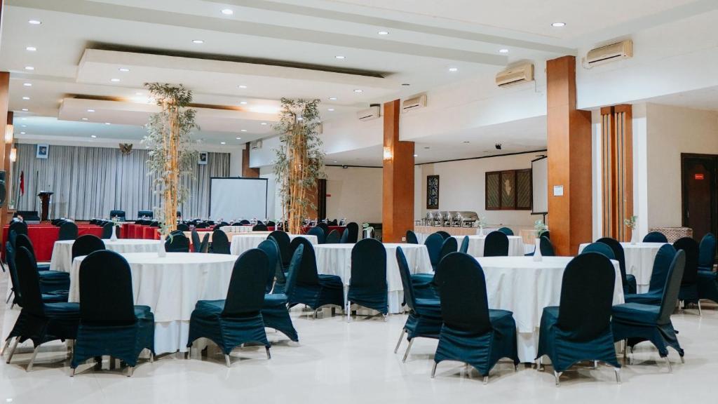Konferenční prostory v ubytování Tuwuh Hotel at Kayutangan