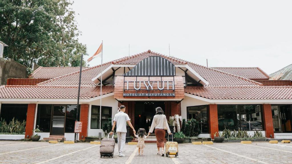 Exteriér nebo vchod ubytování Tuwuh Hotel at Kayutangan
