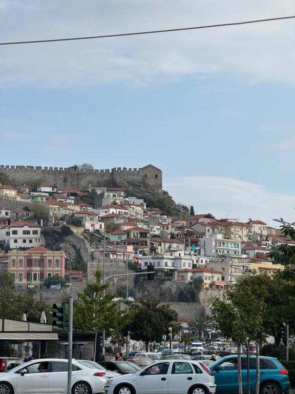 Nespecifikovaný výhled na hory nebo výhled na hory při pohledu z prázdninového domu