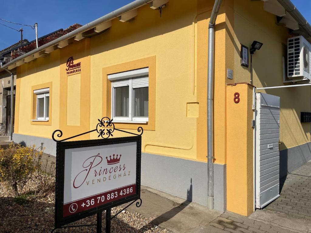Budova, v ktorej sa penzión nachádza