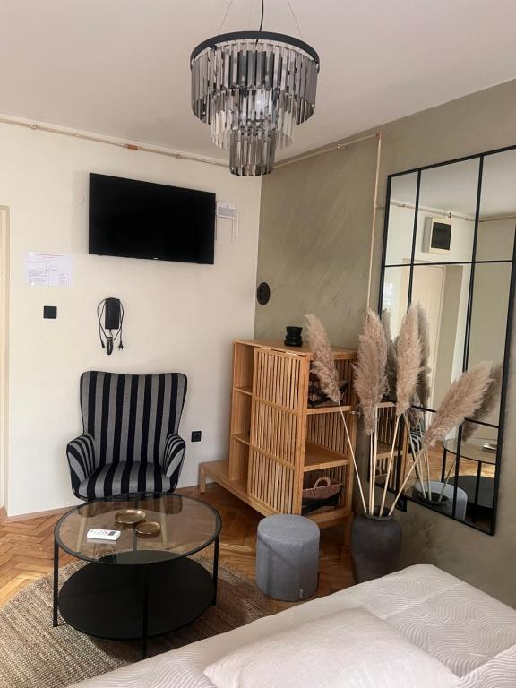 TV a/nebo společenská místnost v ubytování Apartman D Dream