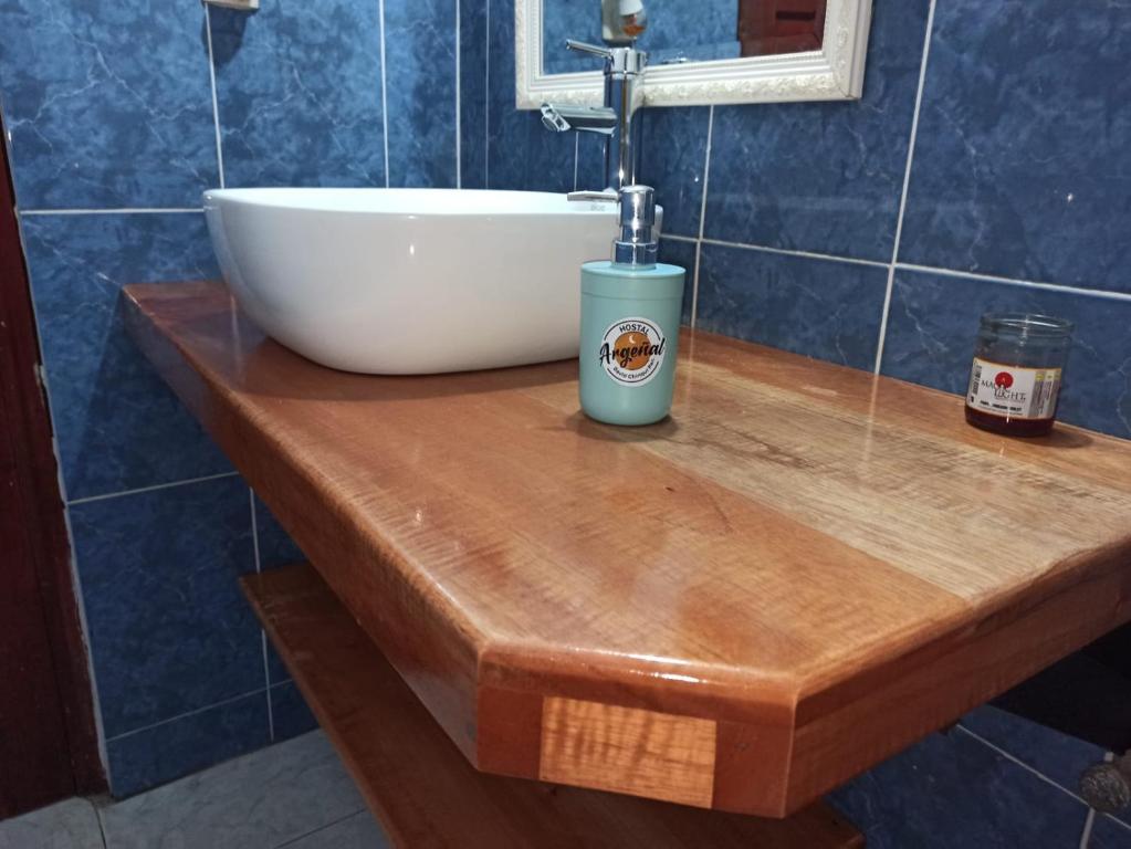 A bathroom at Hostal Familiar Argeñal
