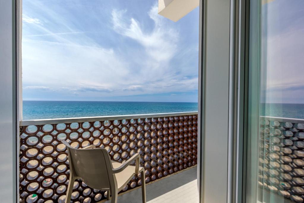 Hotel Tirreno - Habitación Doble Con Balcón Y Vistas Al Mar