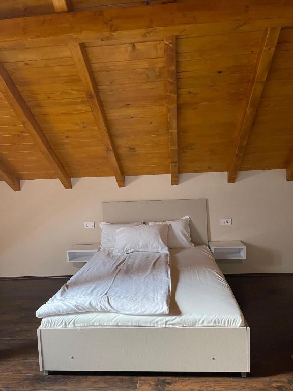 Postel nebo postele na pokoji v ubytování Moderna kuca