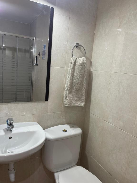 Koupelna v ubytování El Jardí Casa rural ideal para familias y grupos