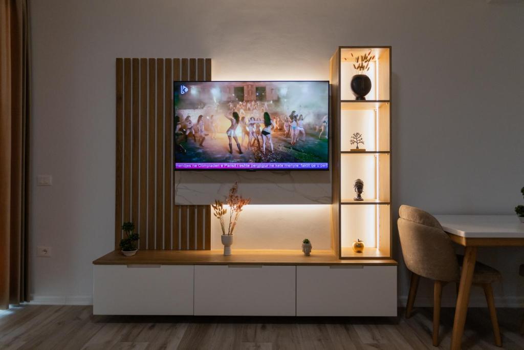 TV a/nebo společenská místnost v ubytování ZANI'S VILLA