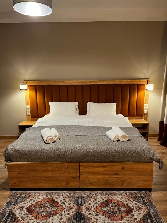 Postel nebo postele na pokoji v ubytování Kakhri Resort