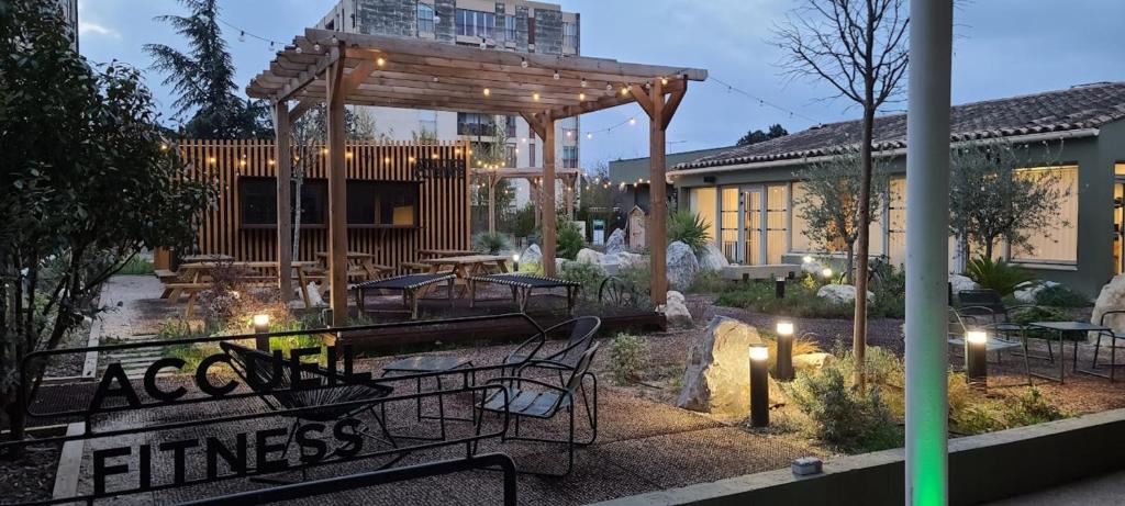 COWOOL AVIGNON - Resim 5