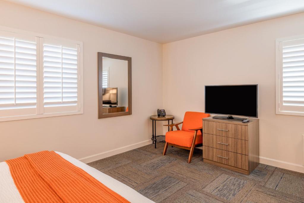 Inn At Moss Landing Point photo
